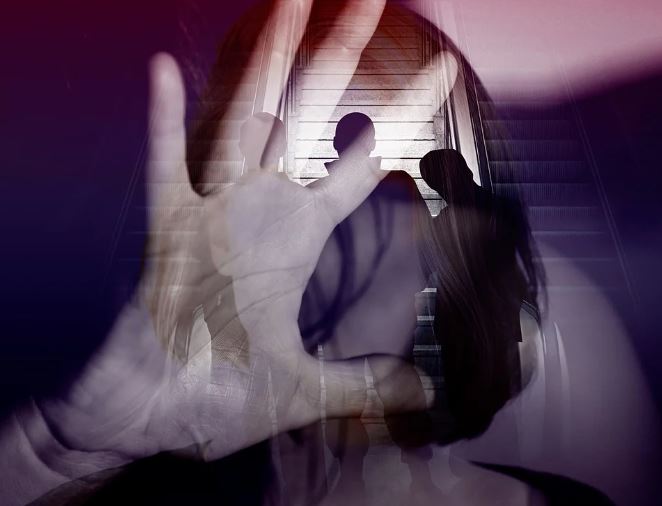 7 個夢見精神病患者的解釋：夢見精神病患者殺人、夢見抓住精神病患者-狗尾詞典
