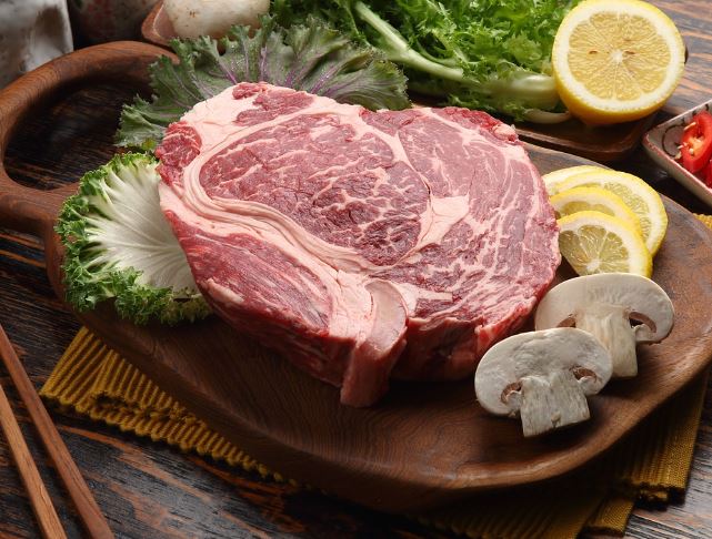 5 個夢見切牛肉的解釋：夢見牛肉堆積如山 、夢見燒牛肉-狗尾詞典