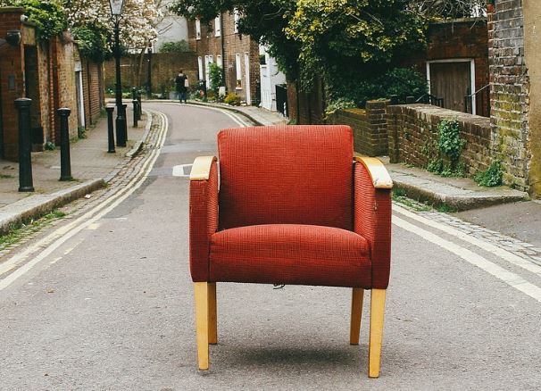 5 個夢見椅子的解釋：夢見收到椅子禮物、夢見送椅子-狗尾詞典