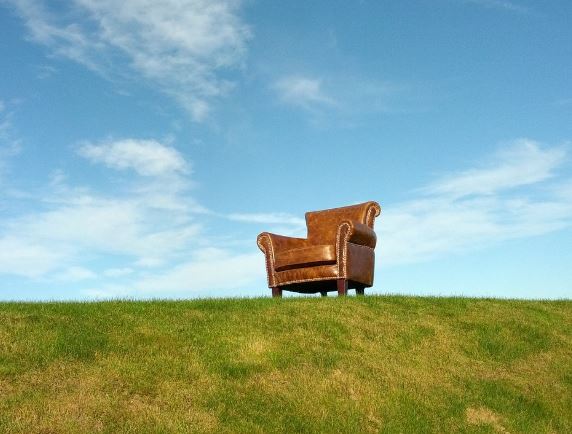 5 個夢見摔碎椅子的解釋：夢見修椅子 、夢見扔掉椅子-狗尾詞典