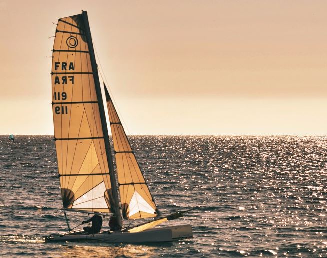 5 個夢見大海的解釋: 夢見在大海裡游泳、夢見進入大海-狗尾詞典 5 個夢見大海的解釋: 夢見在大海裡游泳、夢見進入大海-狗尾詞典