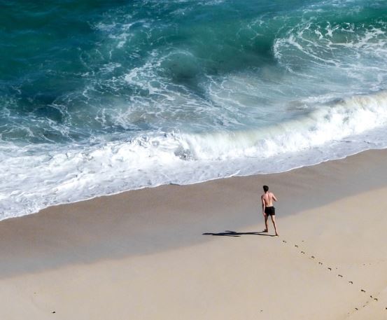 5 個夢見海浪拍打的解釋:夢見被海浪捲走、 夢見遇浪-狗尾詞典 5 個夢見海浪拍打的解釋:夢見被海浪捲走、 夢見遇浪-狗尾詞典