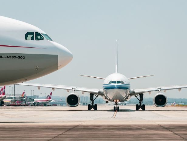 5 個夢見開飛機的解釋： 夢見飛機不起飛、 夢見飛機不降落-狗尾詞典