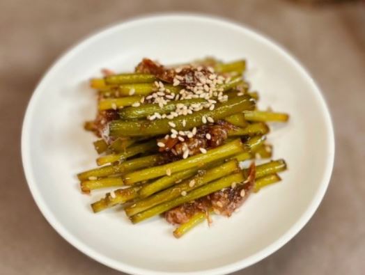 5 個夢見蒜苗的解釋：夢見收到蒜苗、夢見種蒜苗-狗尾詞典