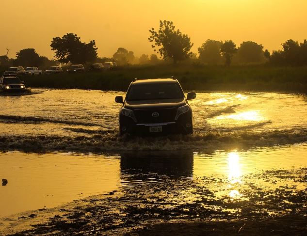 5 個夢見汽車掉落的解釋：夢見車禍受傷 、 夢見車禍但活下來-狗尾詞典